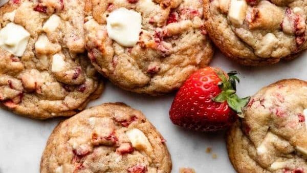 Strawberry & Cream Cookies